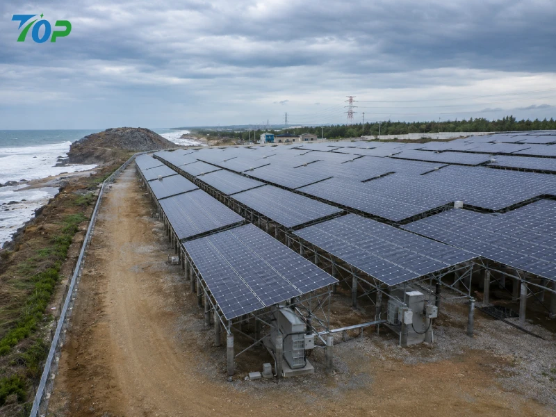 Přizpůsobené solární montážní služby pro extrémní klimatické podmínky: Inženýrské FV struktury pro větrné, sněhové, korozní a terénní výzvy
